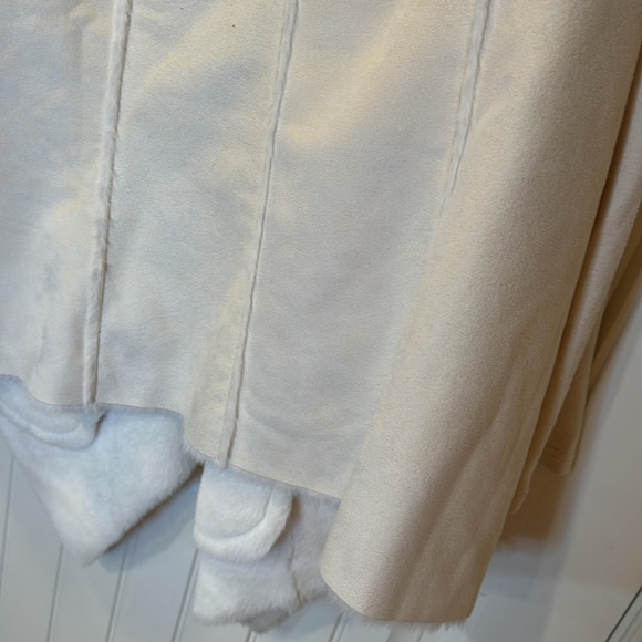 Torrid White Faux Suede & Faux Fur Drape Front Jacket Size 3 (3x 22-24) - Picture 6 of 8